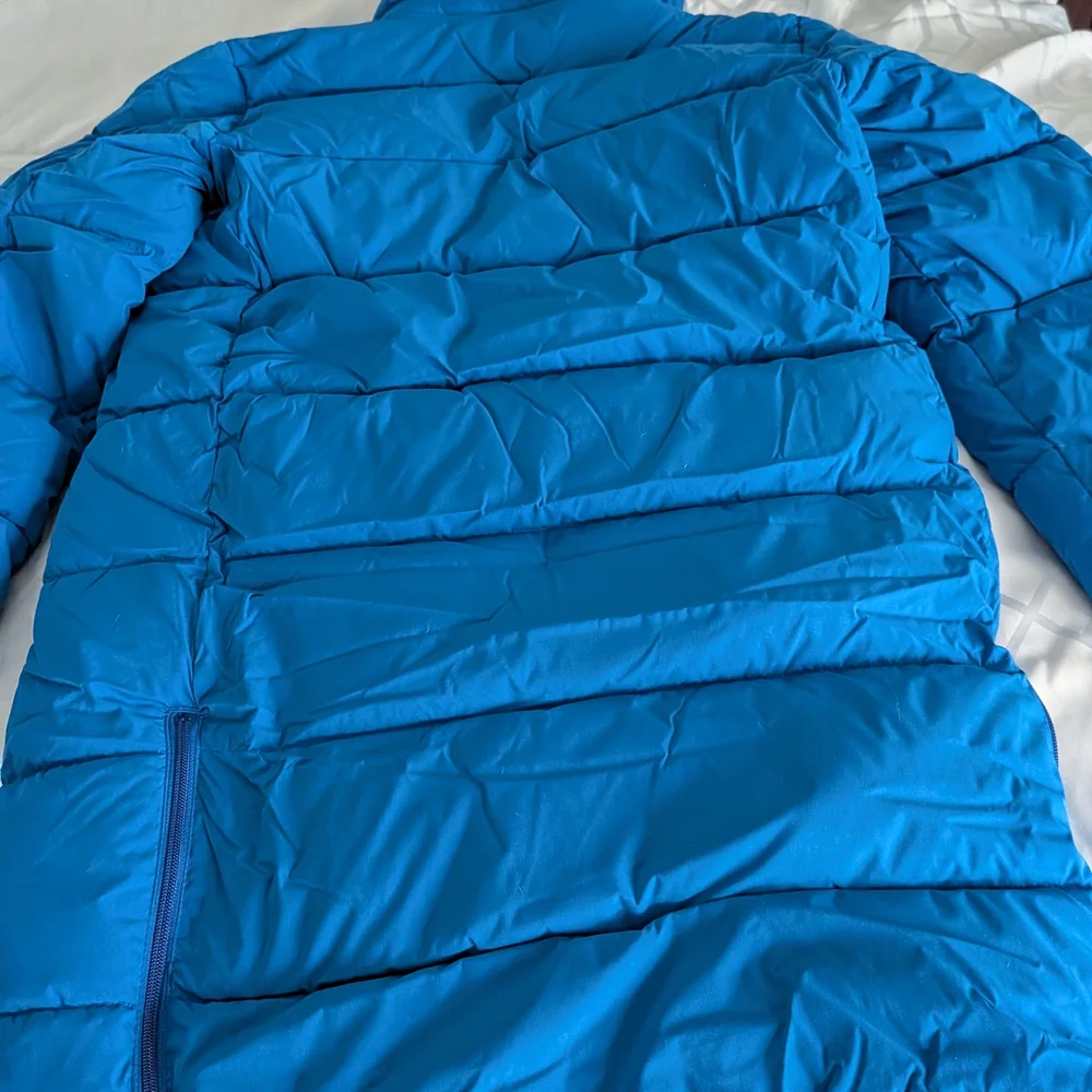 Amazon Essentials Men's Blue Puffer Jacket - Picture 6 of 7